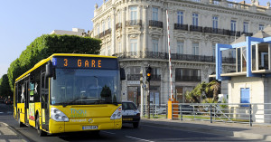 Bus empruntant le pont de la Gare à Sète
