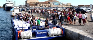 Bateau-bus amarré au Quai Paul Riquet à Sète