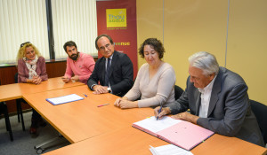 Signature convention utilisation piscines avec deux associations (SNED et NOF)