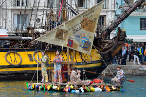 France, Hérault (34), Sète, Escale à Sète 2018, mise à l'eau du bateau pirate