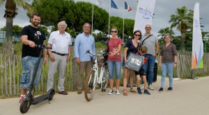 Remise des lots du jeu-concours de la Fête du Vélo
